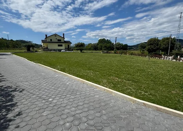 House Santiago In 폰테 데 리마